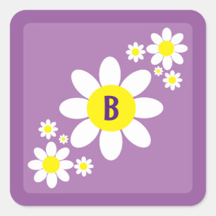 Niedliche Lila und White Daisies Floral Initial Quadratischer Aufkleber