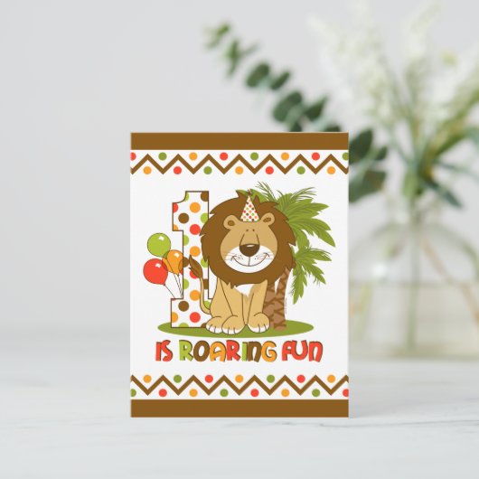Niedliche Löwe 1. Geburtstag Postkarte Einladung (Stehend Vorderseite)