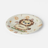 Niedliche Löwe mit Namensschild Pappteller (Schrägansicht)