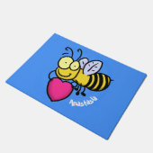 Niedliche lustige Biene mit Herz-Cartoon-Abbildung Fußmatte (Schrägansicht)