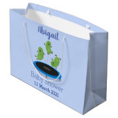 Niedliche, lustige grüne Bohnen auf Trampolin-Cart Große Geschenktüte (Rückseite Schrägansicht)