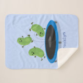 Niedliche, lustige grüne Bohnen auf Trampolin-Cart Sherpadecke (Vorderseite (Horizontal))