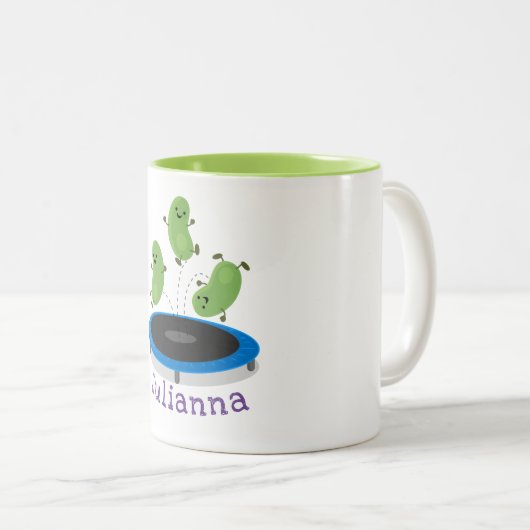 Niedliche, lustige grüne Bohnen auf Trampolin-Cart Zweifarbige Tasse (VorderseiteRechts)
