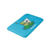 Niedliche, lustige, grüne Froschszene Cartoon-Abbi Badematte (Schrägansicht)