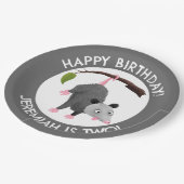 Niedliche lustige Opossum personalisiert Geburtsta Pappteller (Schrägansicht)