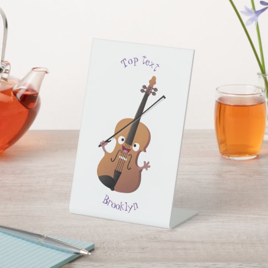 Niedliche lustige Violinmusikfigur Sockelschild (In SItu)