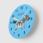 Niedliche lustige Zebra-Cartoon-Illustration Runde Wanduhr (Winkel)