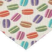 Niedliche Macarons-Muster mit Polka-Punkten Tischdecke (Schrägansicht)