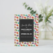 Niedliche Macarons Muster Save the Date Postkarte (Stehend Vorderseite)