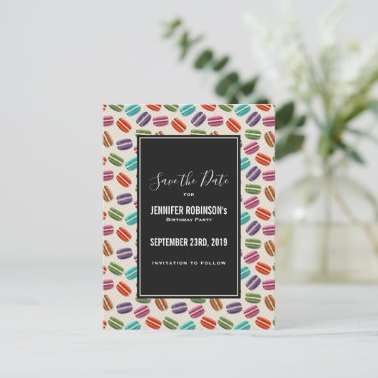 Niedliche Macarons Muster Save the Date Postkarte (Stehend Vorderseite)
