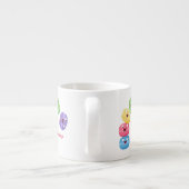 Niedliche Macaros Cartoon Illustration Espressotasse (Rückseite)