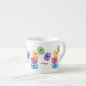 Niedliche Macaros Cartoon Illustration Espressotasse (Vorderseite Rechts)