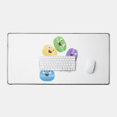 Niedliche Macaros Cartoon Illustration Schreibtischunterlage (Tastatur & Maus)