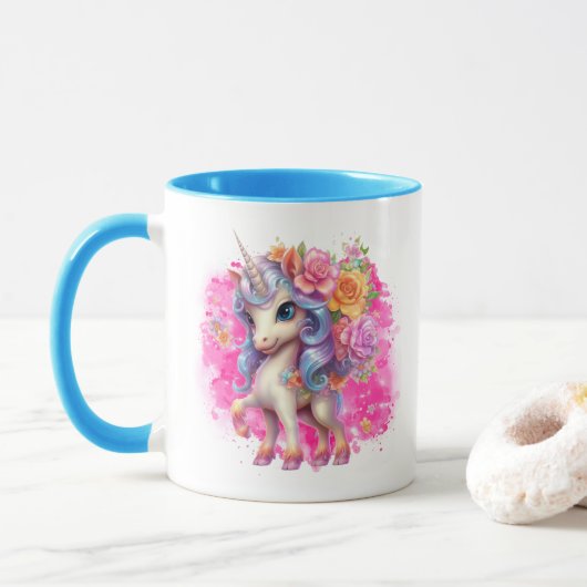 Niedliche Mädchen einhorchen Kakaotee aus Monogram Tasse (Mit Donut)