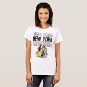 Niedliche Mädchen und ein Hund New York Typografie T-Shirt (Vorne ganz)