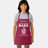 niedliche Mädels backen Liebhaber hinzufügen Schürze (Insitu)