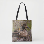 Niedliche Mama Chillin' Mallard Duck & Baby Duckli Tasche (Vorderseite)