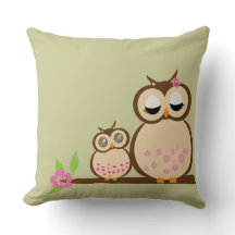 Niedliche Mama- und Babyeule