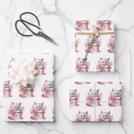 Niedliche Manga Kitten Musterschablonen Geschenkpapier Set (Vorderseite)