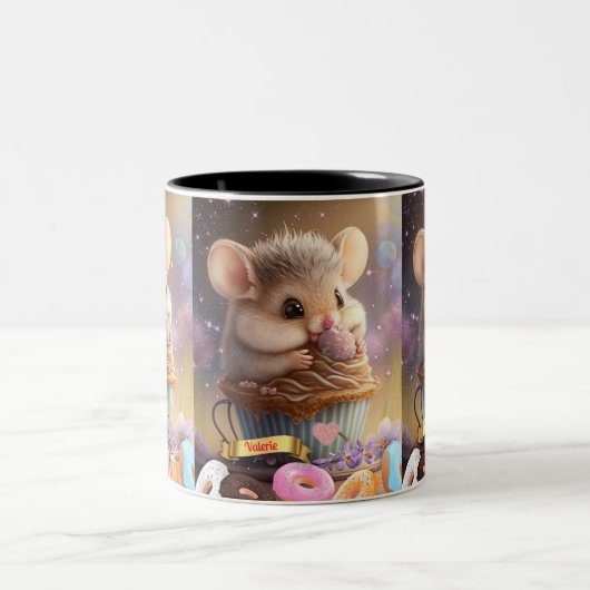Niedliche Maus in einer Tasse süße Leckereien Pers (Mittel)