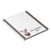 Niedliche Maus mit Buch