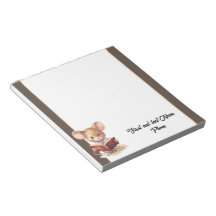 Niedliche Maus mit Buch