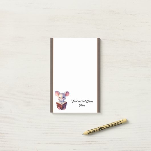 Niedliche Maus mit Buch Post-it Klebezettel (Auf Schreibtisch)