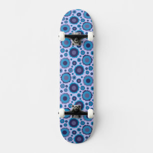 Niedliche, mehrblaufarbige Suns-Muster Skateboard