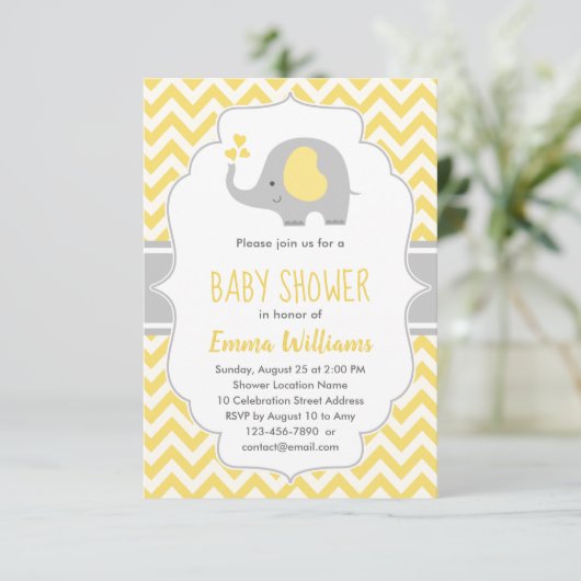 Niedliche moderne, gelb-graue Elephant Babydusche Einladung (Stehend Vorderseite)