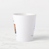 Niedliche Monogramm Neue Oma-Foto-Tasse Milchtasse (Vorderseite)