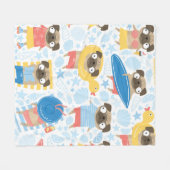 Niedliche Möpsen im Urlaub. Muster mit Cartoon-Mop Fleecedecke (Vorderseite (Horizontal))