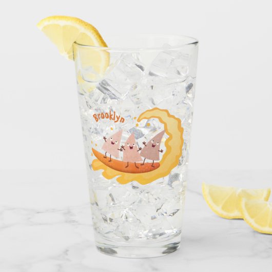 Niedliche nachos-Maischips beim Surfen Cartoon Glas (Vorderseite Ice)