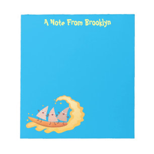 Niedliche nachos-Maischips beim Surfen Cartoon Notizblock