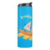 Niedliche nachos-Maischips beim Surfen Cartoon Thermosbecher (Nach links gedreht)