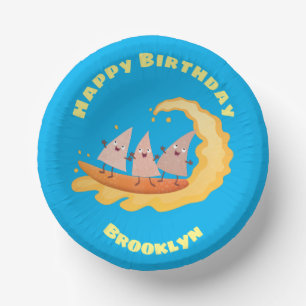 Niedliche nachos-Maischips beim Surfen Pappteller