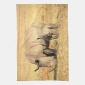 Niedliche Nashörner in Afrika Geschirrtuch (Vertikal)