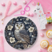 Niedliche Nordsäulenschale und Mondblumen auf der Pappteller (Party)