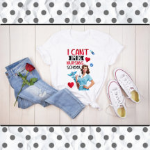 Niedliche Nostalgie-Krankenschwester Pinup in der 