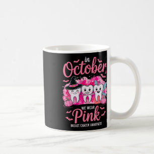 Niedliche Oktoberzähne Wir tragen eine rosa Brustk Kaffeetasse