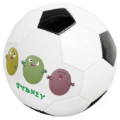 Niedliche Oliven singen Cartoon Fußball (Dreiviertel)