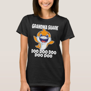Niedliche Oma Shark Doo Doo Doo T-Shirt