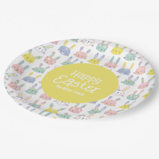 Niedliche Osterbünen mit Blume in Pastellfarben Pappteller (Schrägansicht)