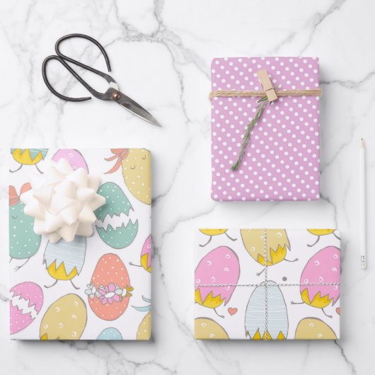 Niedliche Ostereier, Osterhühner und rosa Punkte Geschenkpapier Set (Vorderseite)