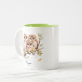 Niedliche Owls auf einer Baumzweigung Zweifarbige Tasse (Vorderseite Links)