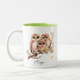 Niedliche Owls auf einer Baumzweigung Zweifarbige Tasse