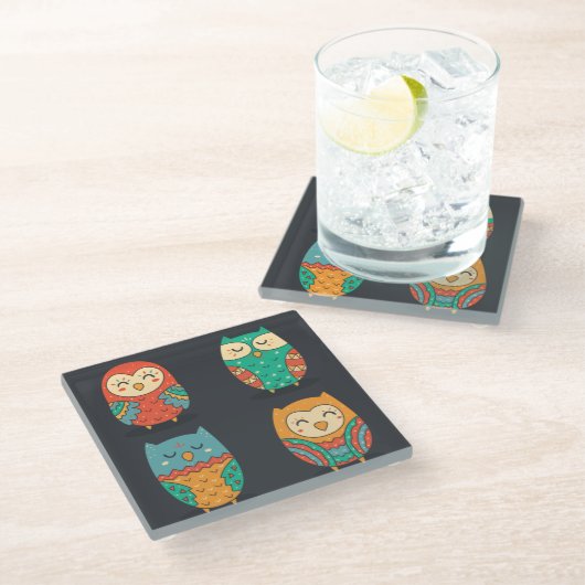 Niedliche Owls Glasuntersetzer (Schrägansicht)