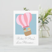 Niedliche Paare in der rosa gestreiften Heißluft Einladung (Stehend Vorderseite)