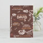 Niedliche Paläontologie Dinosaurier Knochen Geburt Einladung (Stehend Vorderseite)