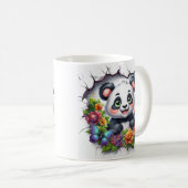 Niedliche Panda taucht fröhlich durch eine knackte Kaffeetasse (VorderseiteRechts)