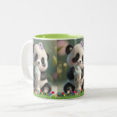 Niedliche Panda trinkt Milchshake Farbige Blume Zweifarbige Tasse (Vorderseite Links)